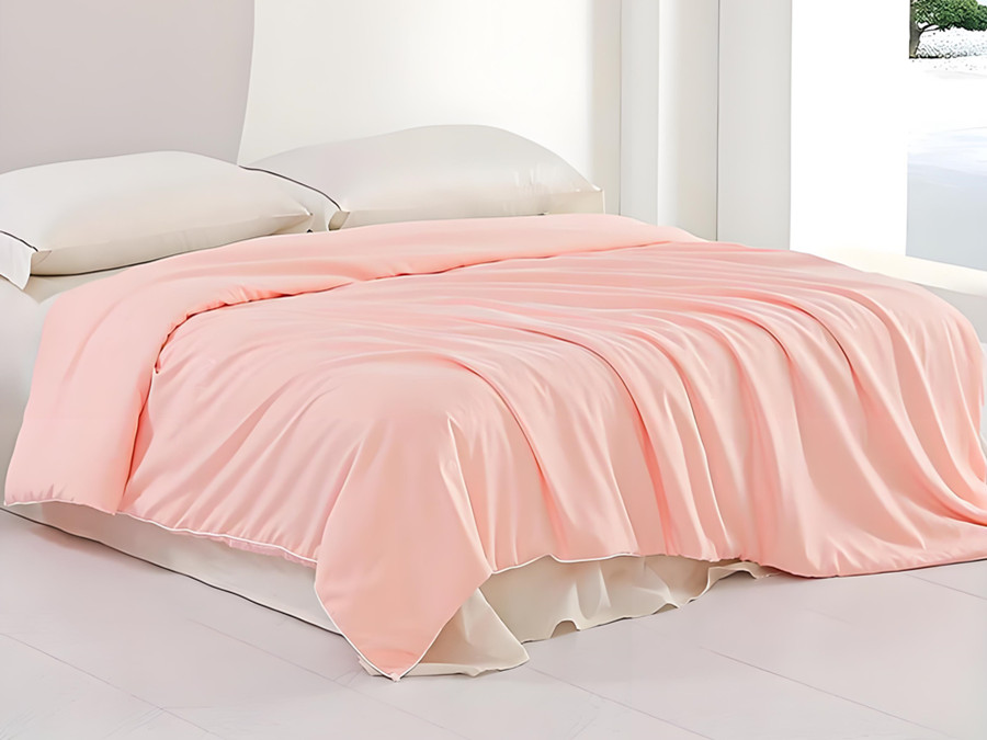 一套準備郵寄到澳洲的粉紅色蠶絲被 一套準備郵寄到澳洲的粉紅色蠶絲被